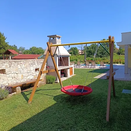Vila Mila *