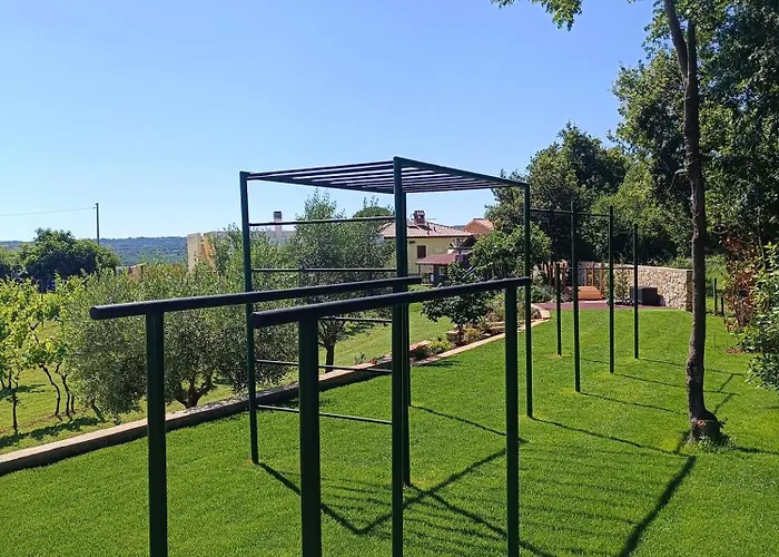 Mila By Istrabook Kunj